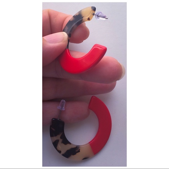 Hoop Earrings Round Flat Brown Red Acrylic NWOT - Picture 7 of 7